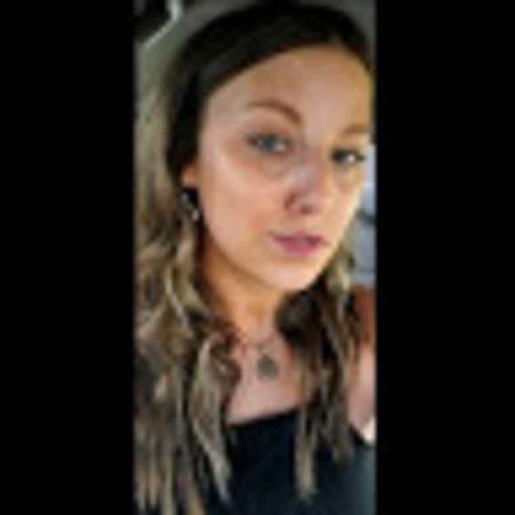 Meet your Posher, Allison - Picture 1 of 1